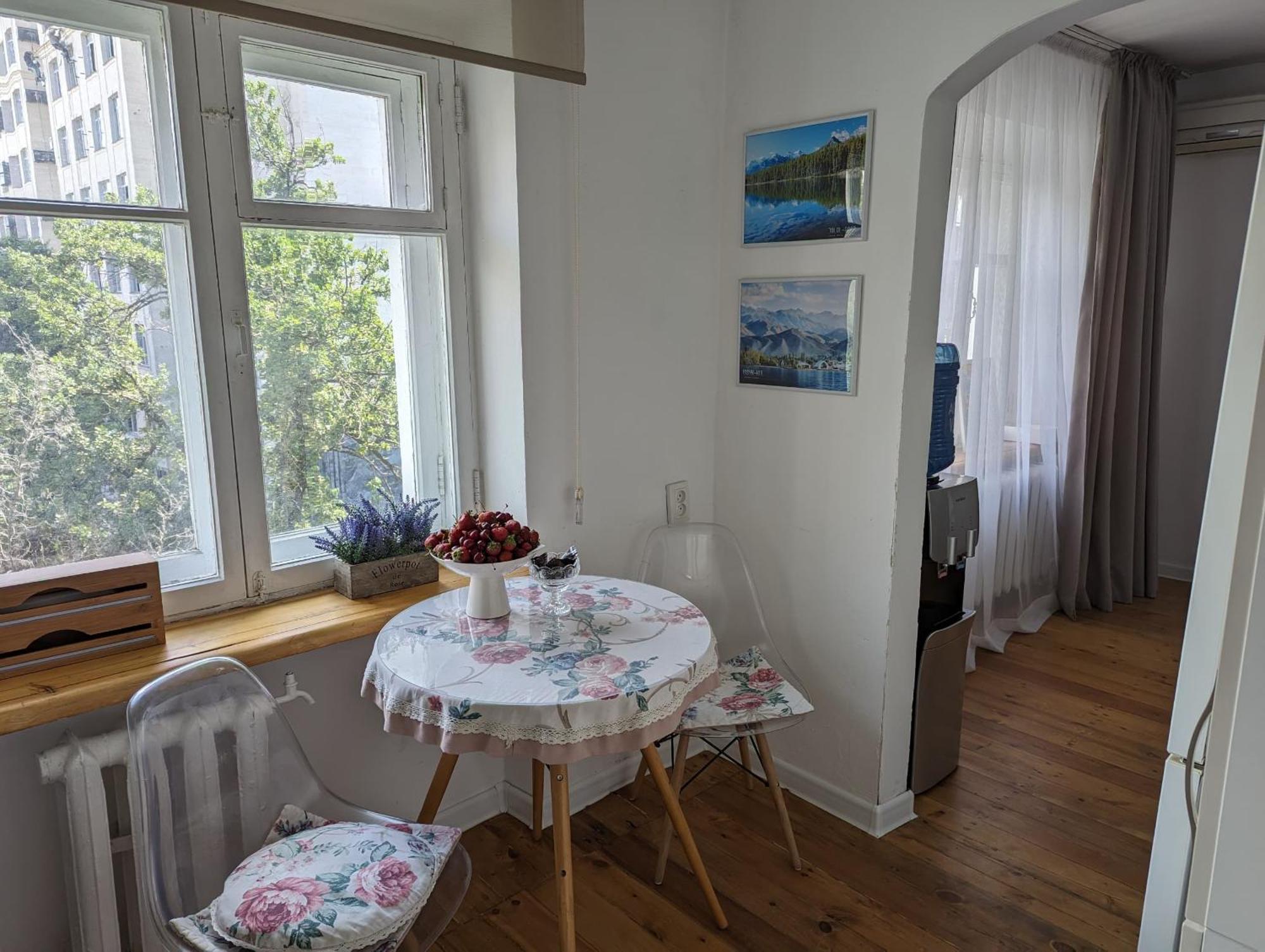 Moonflower Residence 4645 Bishkek Esterno foto