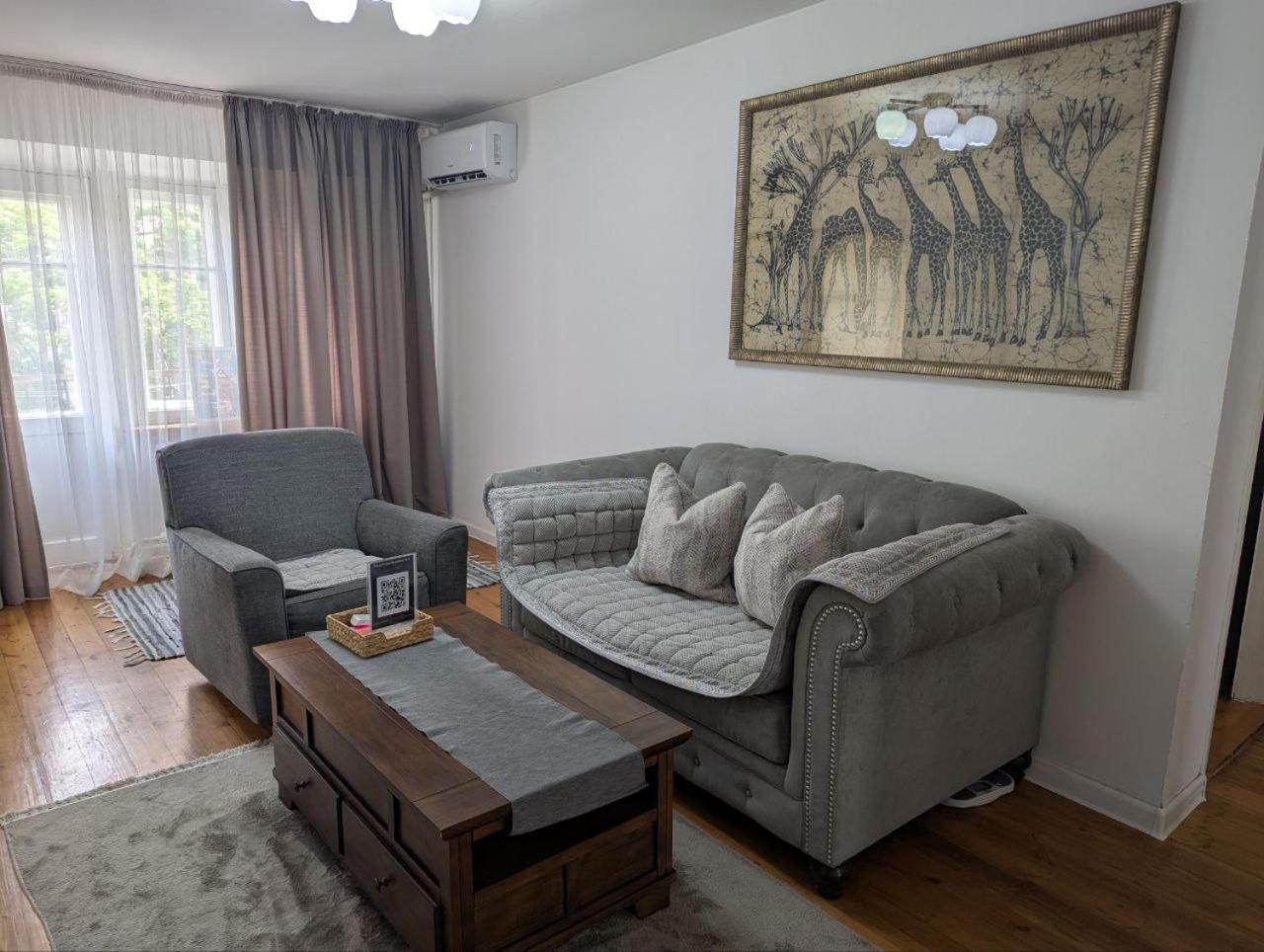 Moonflower Residence 4645 Bishkek Esterno foto